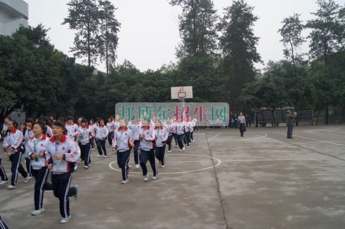 四川省瀘縣建筑職業(yè)中專(zhuān)學(xué)校2016年報(bào)名條件、招生對(duì)象