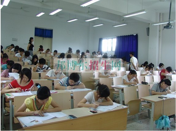 中?？粘嗽趺纯即髮? width=