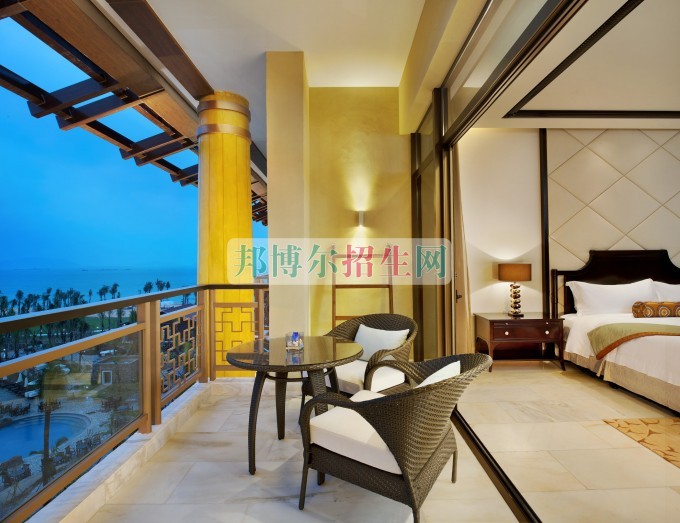 環(huán)境藝術(shù)設(shè)計(jì)專(zhuān)業(yè)多少錢(qián)