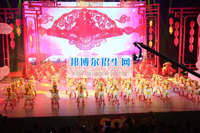 川北幼兒師范高等?？茖W(xué)校參演廣元春晚 服務(wù)地方文化