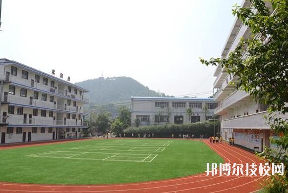 重慶知行衛(wèi)生學(xué)校2020年報(bào)名條件、招生要求、招生對(duì)象