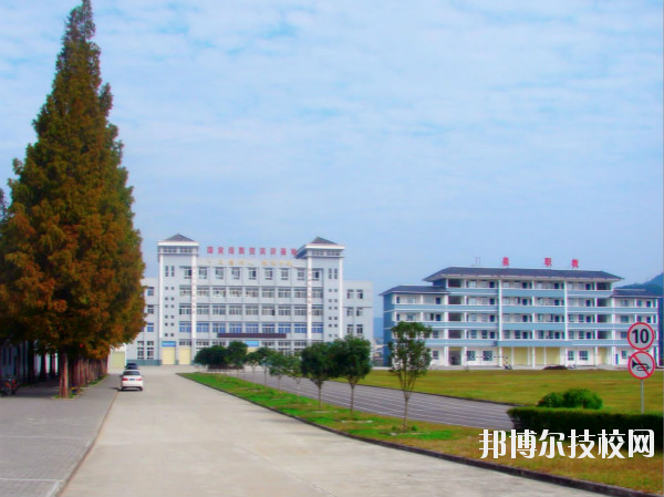 石泉縣職業(yè)教育中心2020年報名條件、招生要求、招生對象