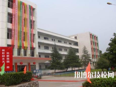 江西通用技術(shù)工程學(xué)校2020年報名條件、招生要求、招生對象
