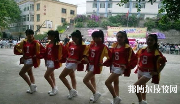 重慶醫(yī)藥科技學(xué)校2020年報(bào)名條件、招生要求、招生對象