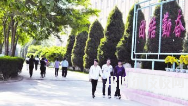 甘肅省商業(yè)學(xué)校2020年報名條件、招生要求、招生對象