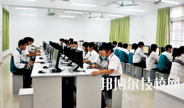 景泰縣京華職業(yè)中學2020年學費、收費多少