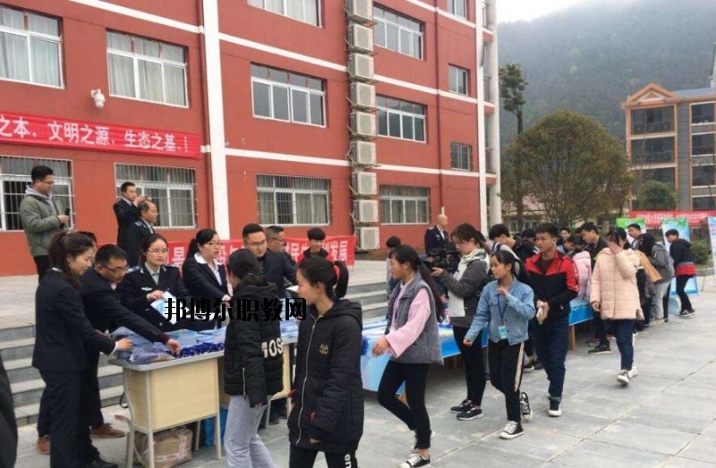 錦屏中等職業(yè)技術(shù)學(xué)校2020年報名條件、招生要求、招生對象