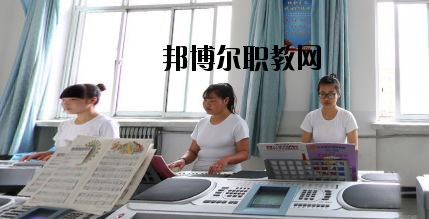 武威勞動服務(wù)技工學(xué)校2020年報名條件、招生要求、招生對象