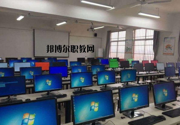 安義職業(yè)技術(shù)學(xué)校2020年報(bào)名條件、招生要求、招生對(duì)象