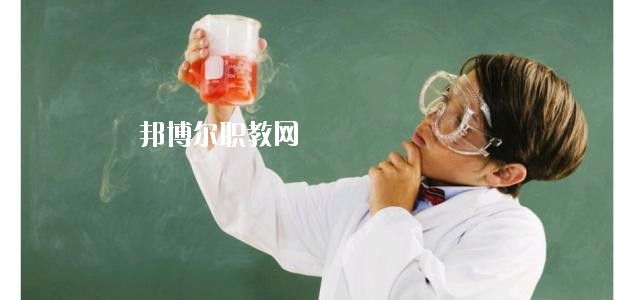 四川2020年中專幼師學?？梢钥即髮? width=