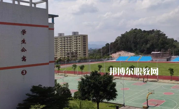 廣東肇慶四會中等專業(yè)學校2021年招生辦聯系電話