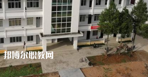 黟縣職業(yè)學校2021年報名條件、招生要求、招生對象 
