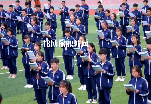 崇信縣職業(yè)教育中心2022年報(bào)名條件、招生要求、招生對象 