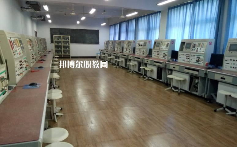 秦皇島現(xiàn)代經(jīng)濟(jì)中等專業(yè)學(xué)校2022年報(bào)名條件、招生要求、招生對象