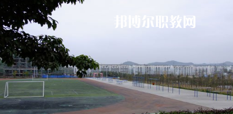 閬中江南高級(jí)職業(yè)中學(xué)怎么樣，好不好
