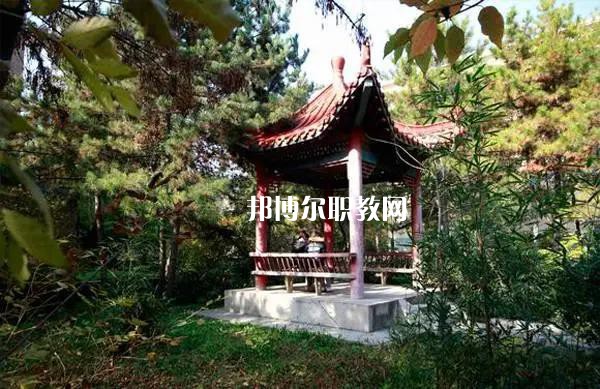 平?jīng)鰩煼秾W(xué)校2022年學(xué)費、收費多少
