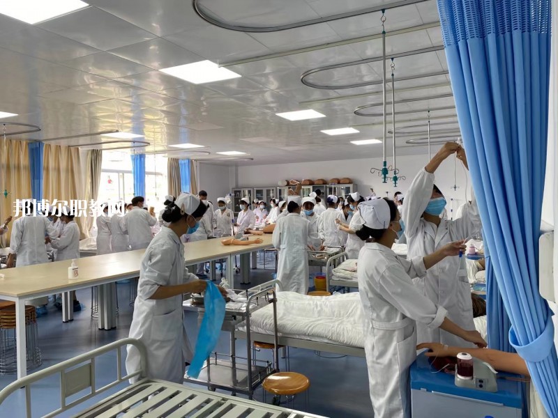 紅河州衛(wèi)生護理學(xué)校2022年報名條件、招生要求、招生對象