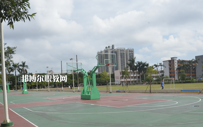 馬關(guān)縣民族職業(yè)高級中學(xué)2022年報名條件、招生要求、招生對象