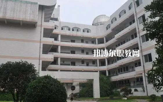 武漢第二商業(yè)學(xué)校2022年招生辦聯(lián)系電話(huà)