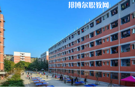 四川育英醫(yī)養(yǎng)科技技工學(xué)校2022年怎么樣、好不好