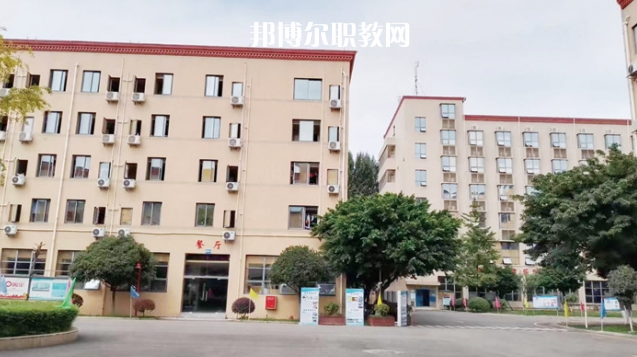 四川科華高級技工學(xué)校醫(yī)藥衛(wèi)生類對口高考班地址在哪里，哪個地區(qū)，哪個城市?