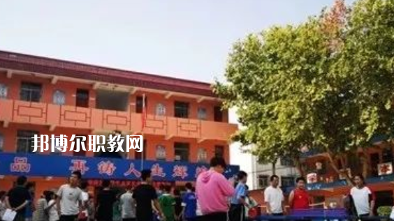 陜西渭南商貿(mào)技工學(xué)校地址，乘車路線