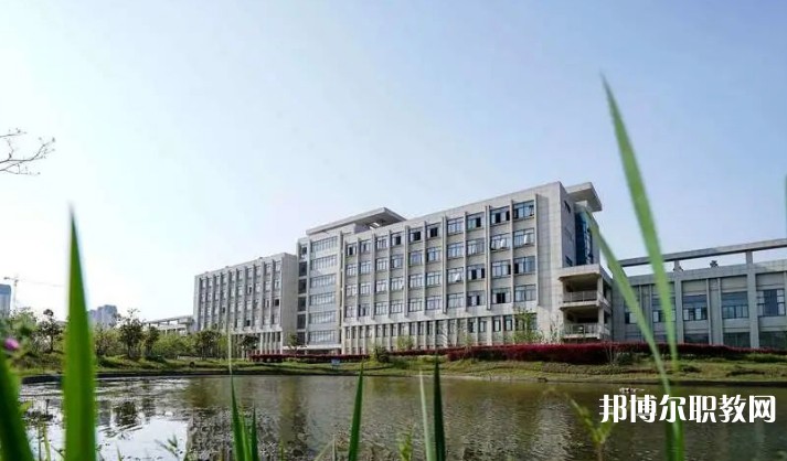 2024蕪湖汽車工程學校招生計劃 招生人數(shù)是多少(附要求、條件、對象)
