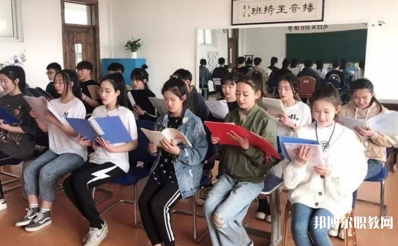 2024營(yíng)口市戲曲學(xué)校招生計(jì)劃 招生人數(shù)是多少(附要求、條件、對(duì)象)
