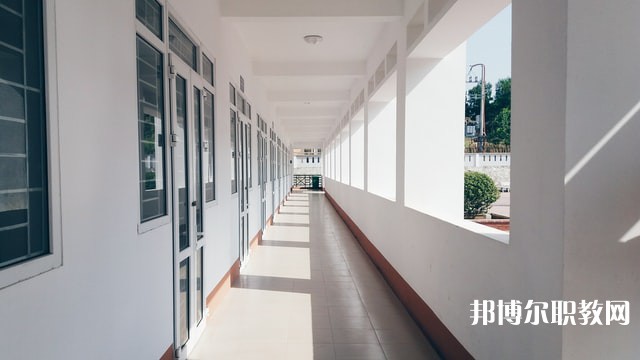 貴州哪里的中職學(xué)校能讀計(jì)算機(jī)網(wǎng)絡(luò)應(yīng)用(影視制作、動(dòng)漫設(shè)計(jì)、平面設(shè)計(jì)方向)專(zhuān)業(yè)