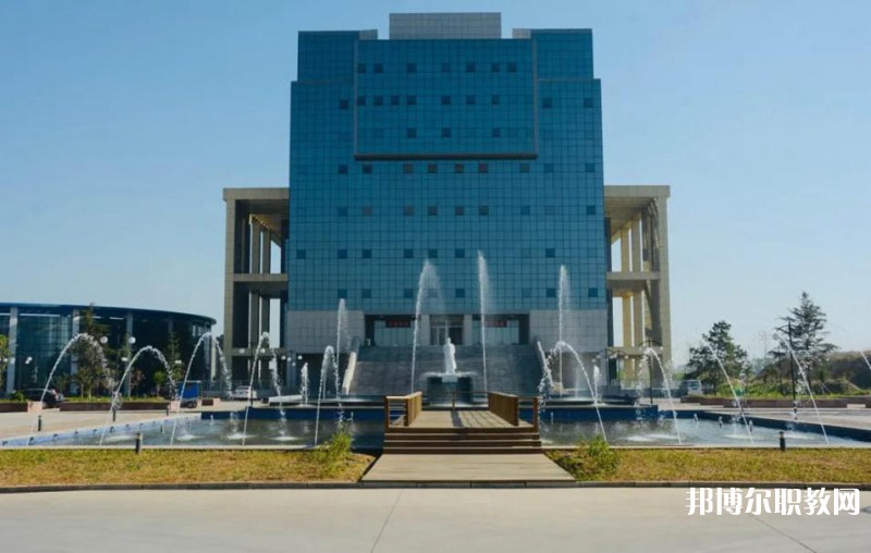 唐山豐潤綜合職業(yè)技術(shù)教育中心2025年報(bào)名條件、招生要求、招生對象