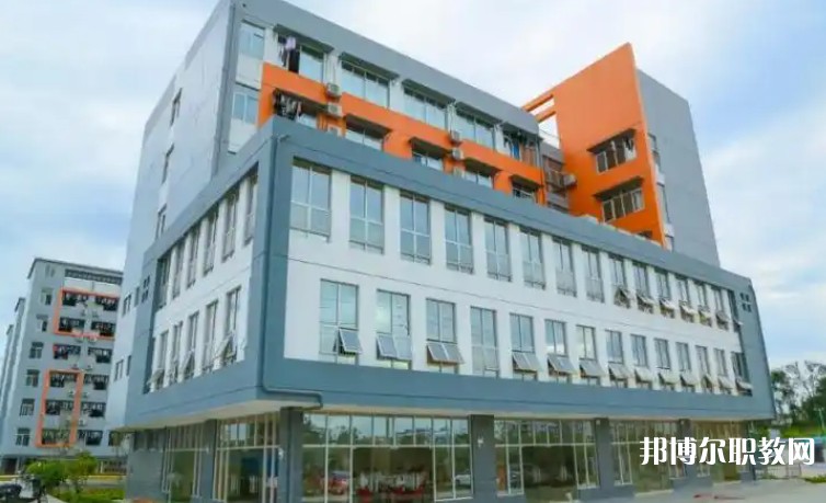 2025廣西新聞出版技工學校招生計劃 招生人數(shù)是多少(附要求、條件、對象)