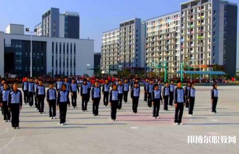 安徽2025年鐵路學(xué)校中專升大?？际裁? width=
